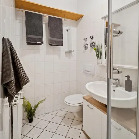 Royal Panometer - Free Parking *